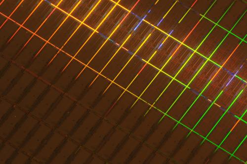 Láser ultravioleta de 355 nm para trazado de obleas